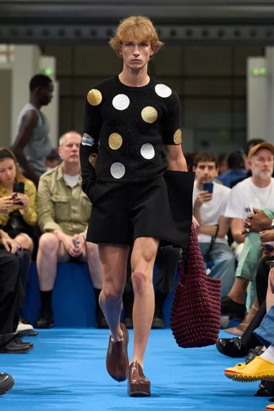Look 14